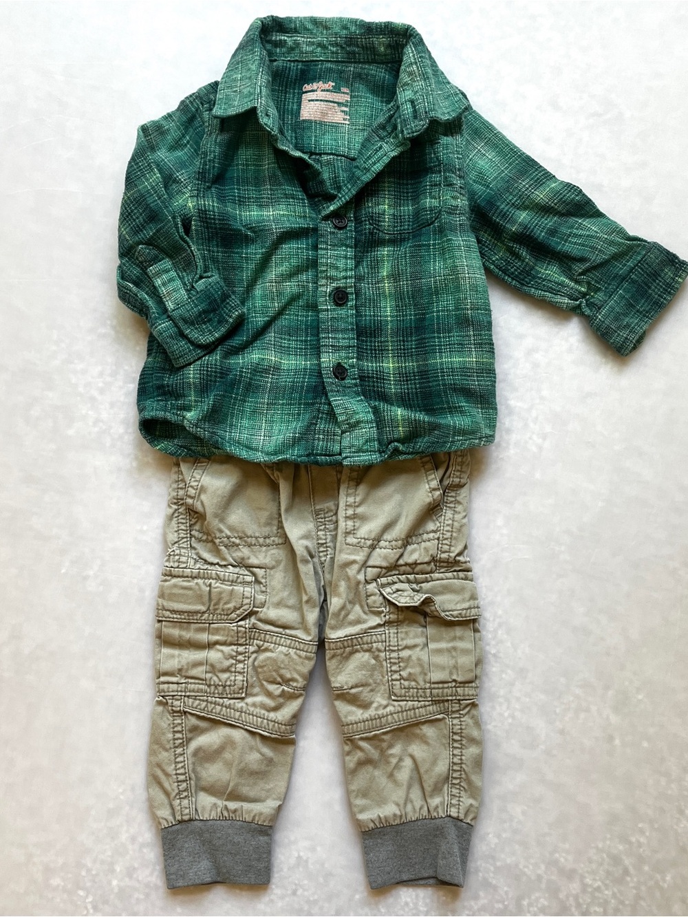 Cat & Jack Green Plaid Top & Khaki Cargo Pants Outfit Set Size 12mo